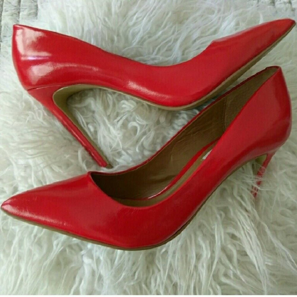 Steve Madden Red Pumps